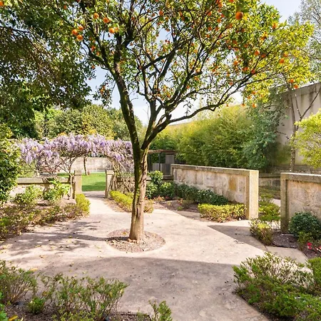 Marques Garden House By Olivia Oporto